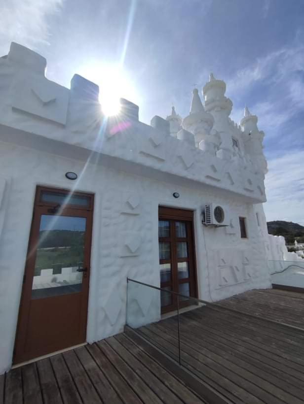 Snow White Castle Apartment Kiotari Buitenkant foto